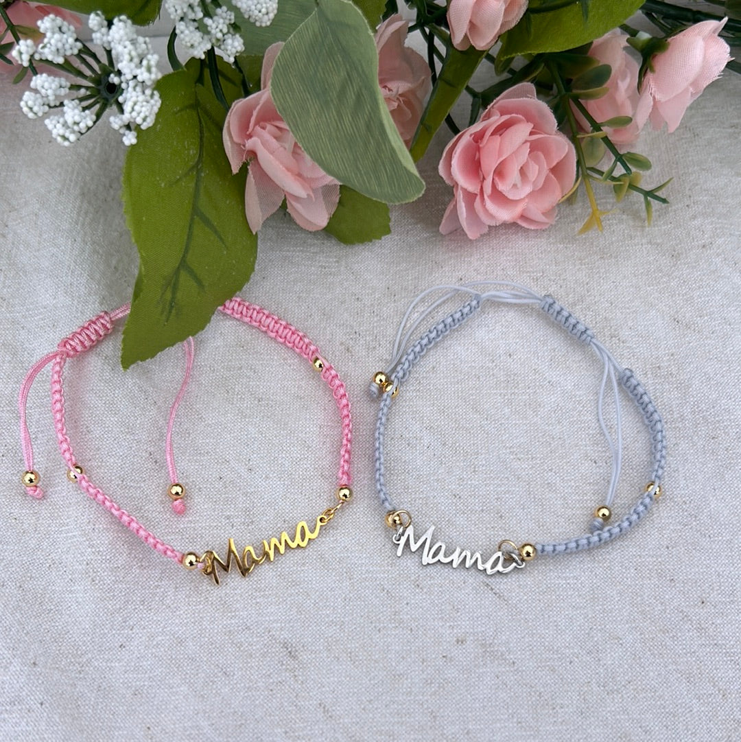 Mamá macramé bracelets